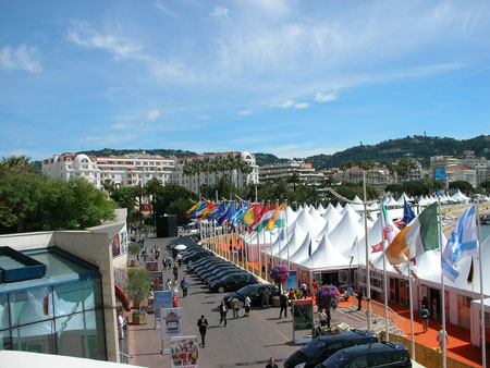 Village International et Cannes